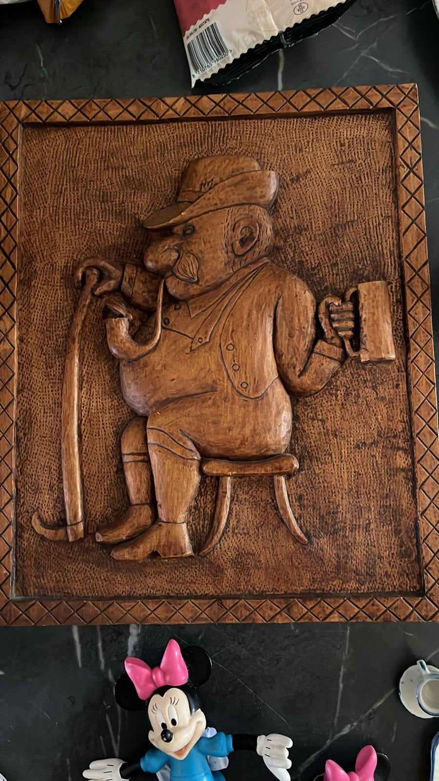 Houten wanddecoratie 'Man met pijp en bierpul' (1978), Ophalen of Verzenden