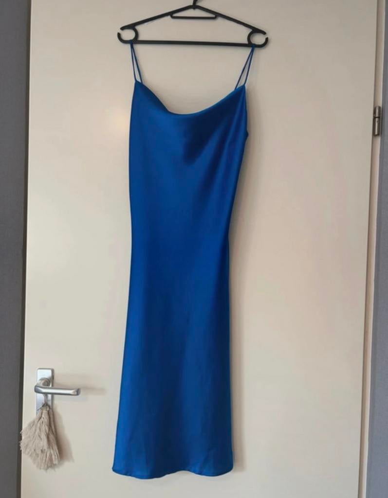 Satijnen look jurk maat s, Ophalen, Galajurk, Blauw, Zo goed als nieuw