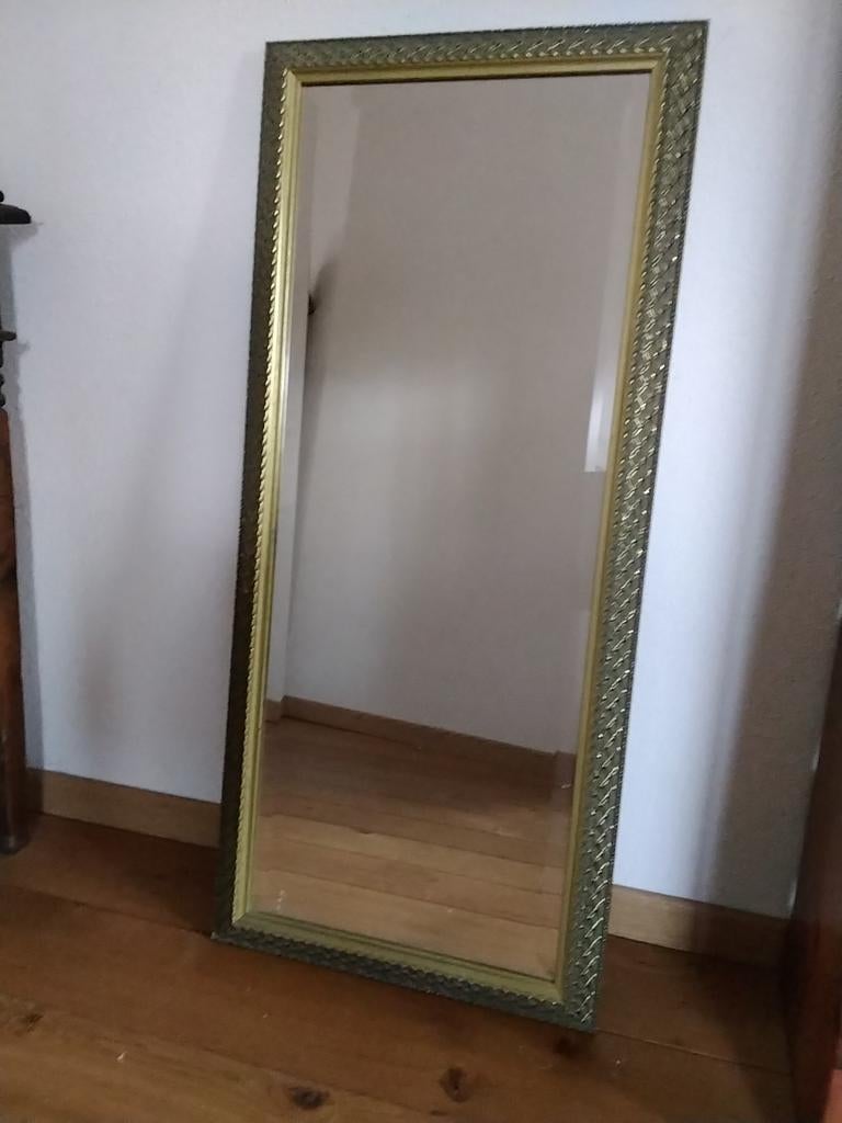 Mooie spiegel met facetrand en bewerkte bronskleurige lijst, Huis en Inrichting, Woonaccessoires | Spiegels, Ophalen, Minder dan 50 cm