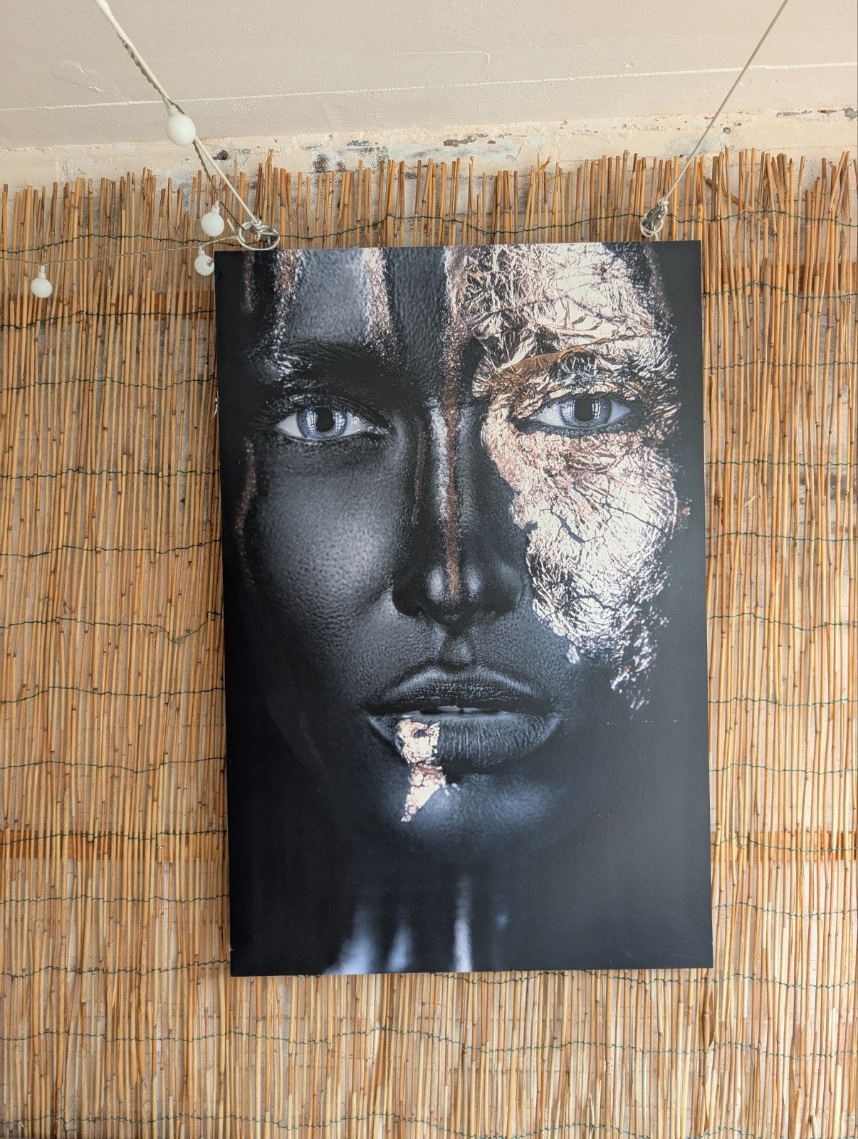 Modern Portret: Vrouw met Zwart en Goud, Ophalen, Op houten frame, Print, Overige materialen