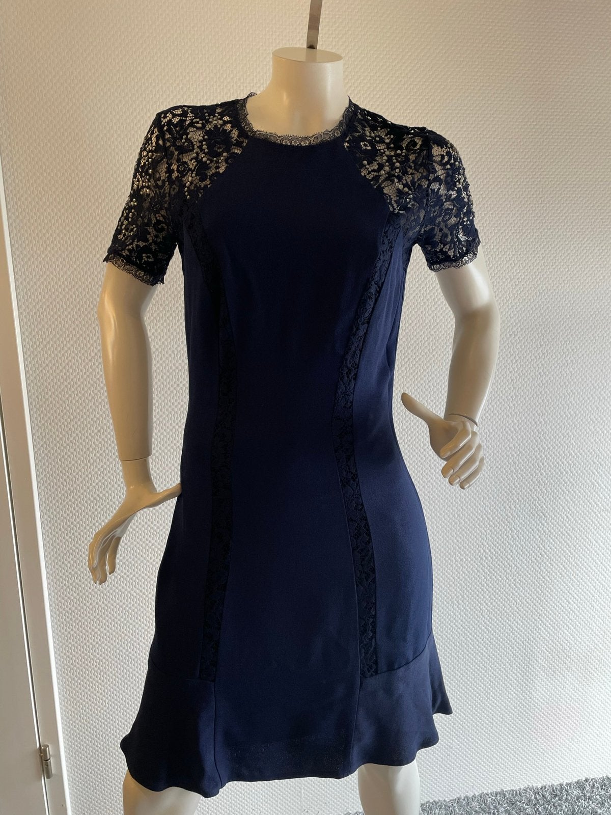 Blugirl jurkje met kant en steentjes maat it 42 nl 38, Maat 38/40 (M), Blauw, ., Cocktailjurk