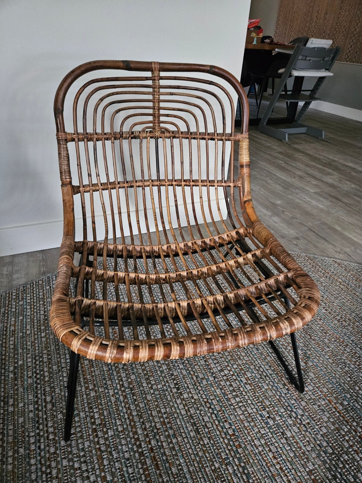 Rotan stoel, Huis en Inrichting, Stoelen, Ophalen, Zo goed als nieuw, Bruin, Eén