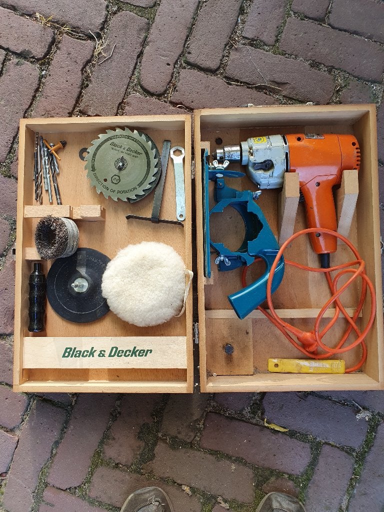 Koffertje met Black & Decker boormachine, zaaghulpstuk en, Ophalen of Verzenden, Zo goed als nieuw, Boormachine