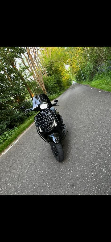 Vespa Sprint E5 2023 | Full Black | Veel opties |1e eigenaar, Ophalen of Verzenden, Zo goed als nieuw, Benzine, Overige modellen