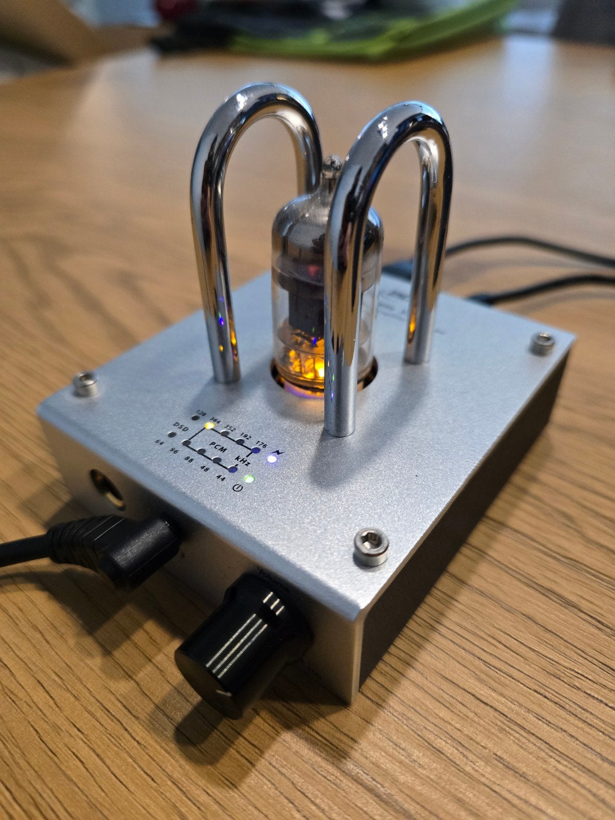 InLine AmpUSB Hi-Res DAC & Buizen Koptelefoonversterker, Ophalen, Zo goed als nieuw