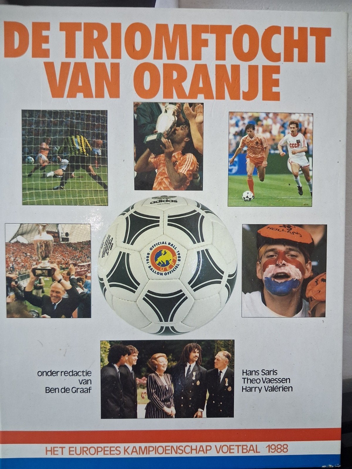 De Triomftocht van Oranje - EK Voetbal 1988 Boek, Boeken, Ophalen of Verzenden, Zo goed als nieuw, Ben de Graaf, Hans Saris, Theo Vaessen, Harry Valérien