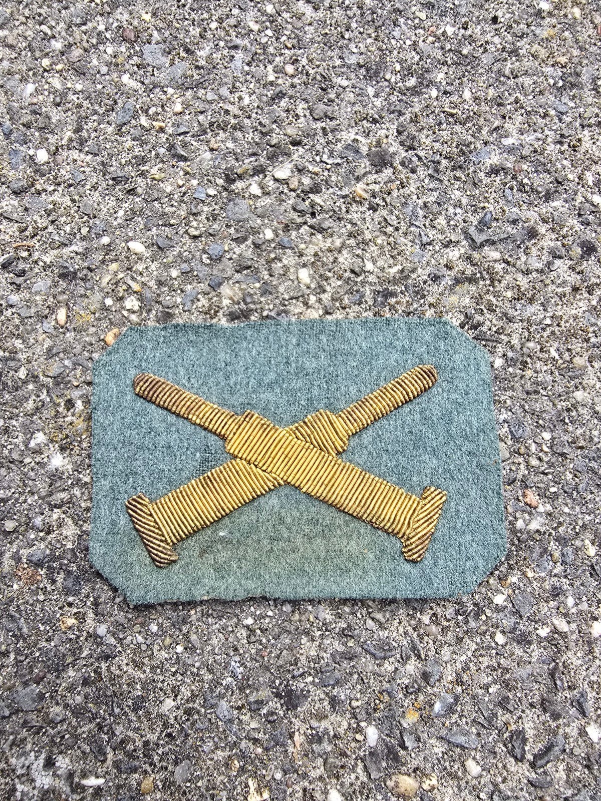 Nederlands voor 1940 vaardigheidsembleem mitrailleur schutte, Verzamelen, Militaria | Tweede Wereldoorlog, Ophalen of Verzenden
