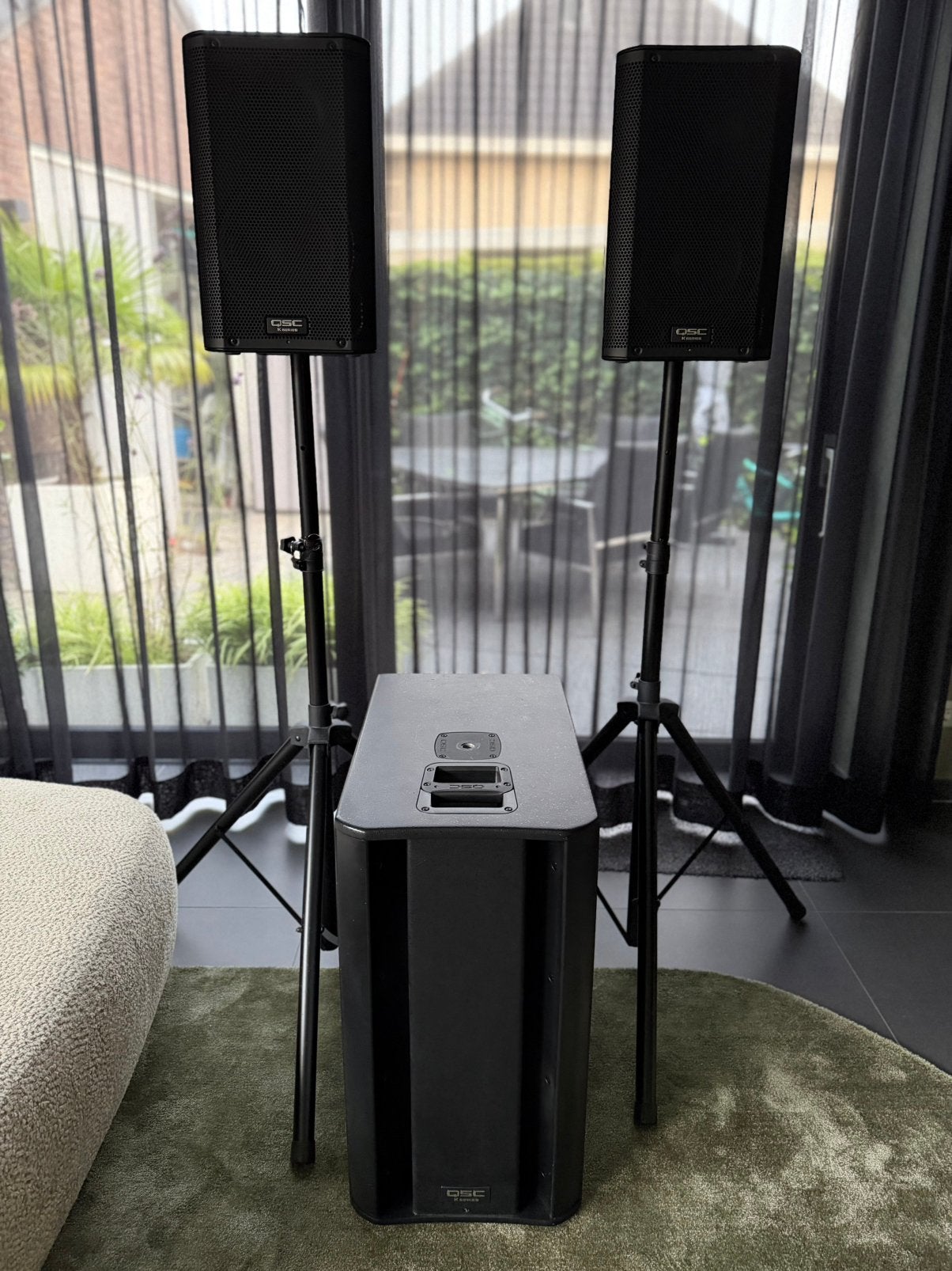 QSC PA set - QSC K8 en K-SUB - 3000W geluidsinstallatie ZGAN, Inclusief kabels, Subwoofer, Zo goed als nieuw, Ophalen
