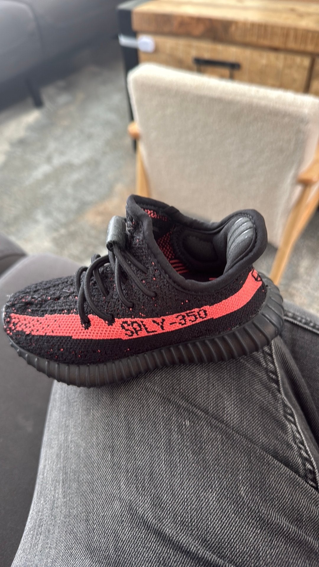 adidas yeezy 350  kinder model, Jongen of Meisje, Schoenen, Ophalen of Verzenden, Zo goed als nieuw