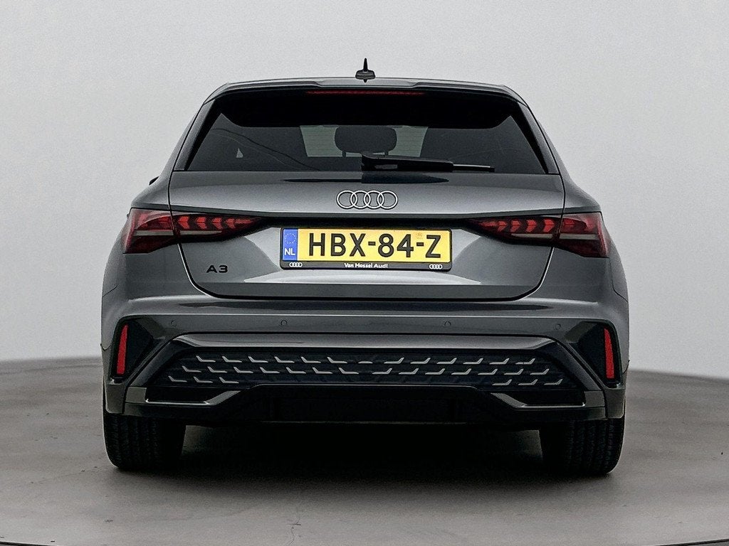 Audi A3 Sportback 35 TFSI S edition Automaat | Navigatie | S, Auto's, Audi, 12 maanden, 1300 kg, 4 cilinders, Leder en Stof