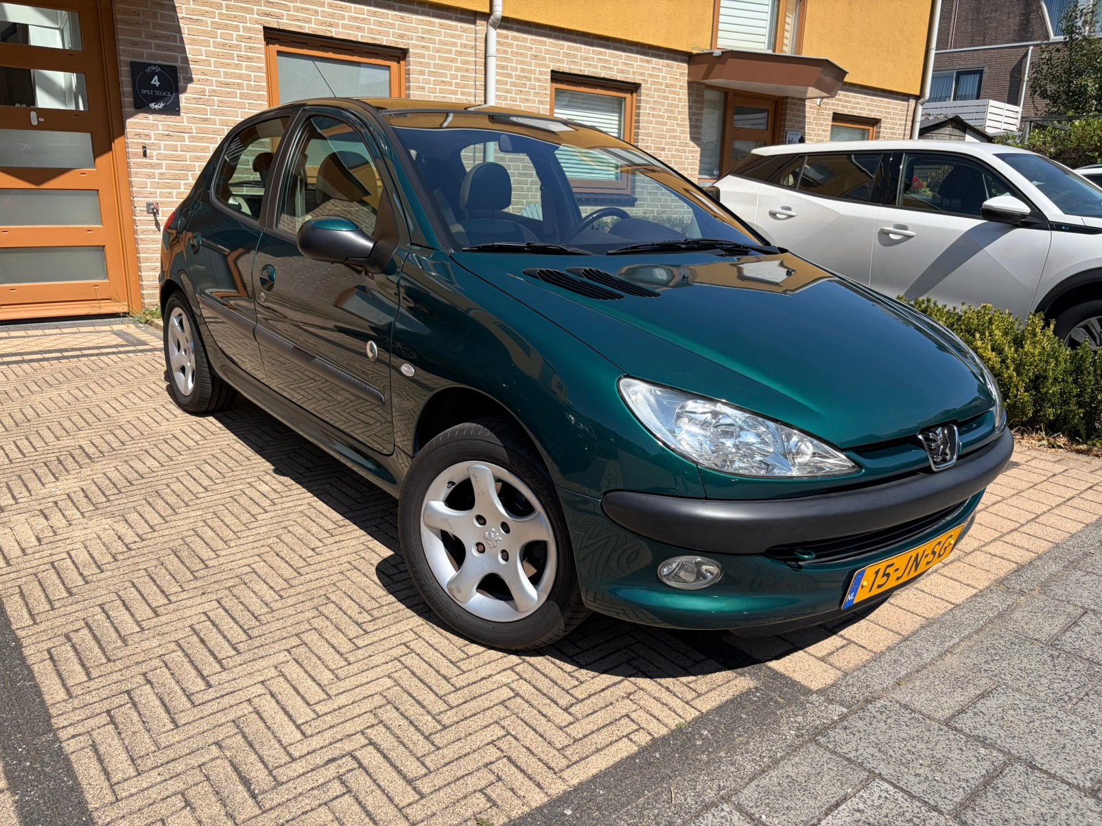Peugeot 206 1.6 16V 5D 2002 Groen, Auto's, Peugeot, Voorwielaandrijving, 40 €/maand, Beige, 4 cilinders