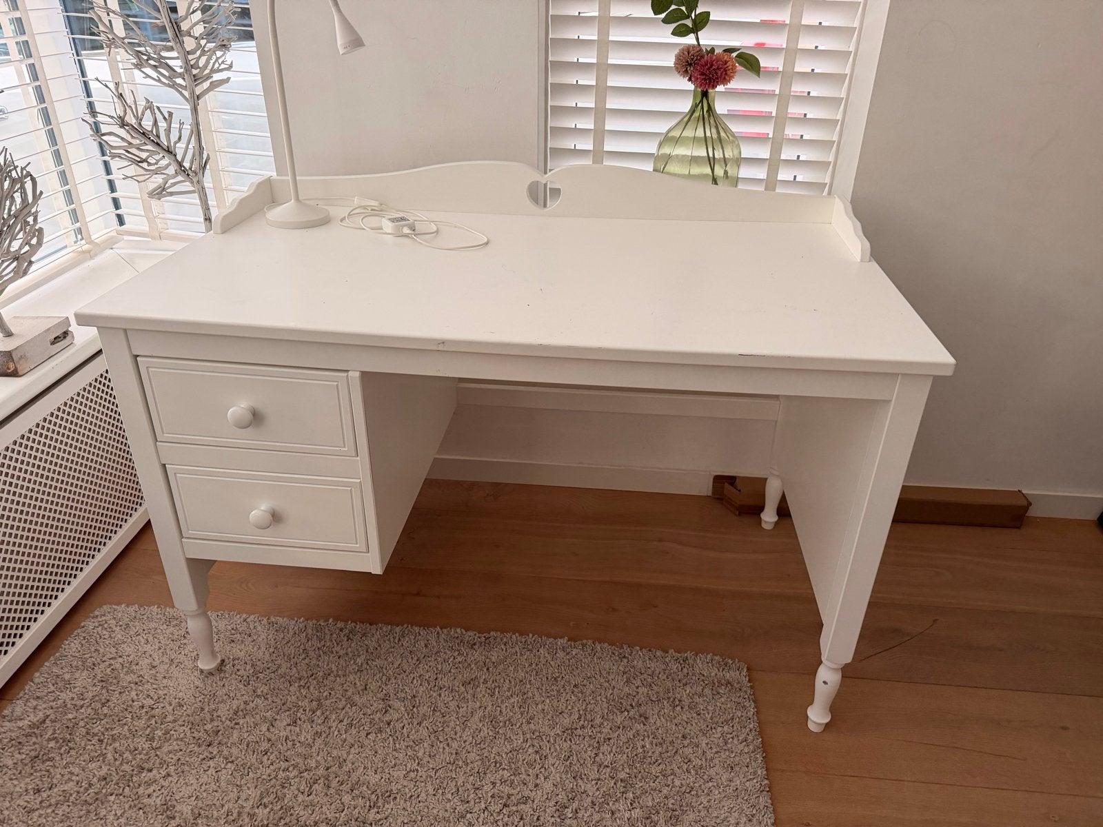 Lilli furniture Emma kinderbureau wit met hartje en lades, Kinderen en Baby's, Ophalen, Gebruikt, Tafel(s)
