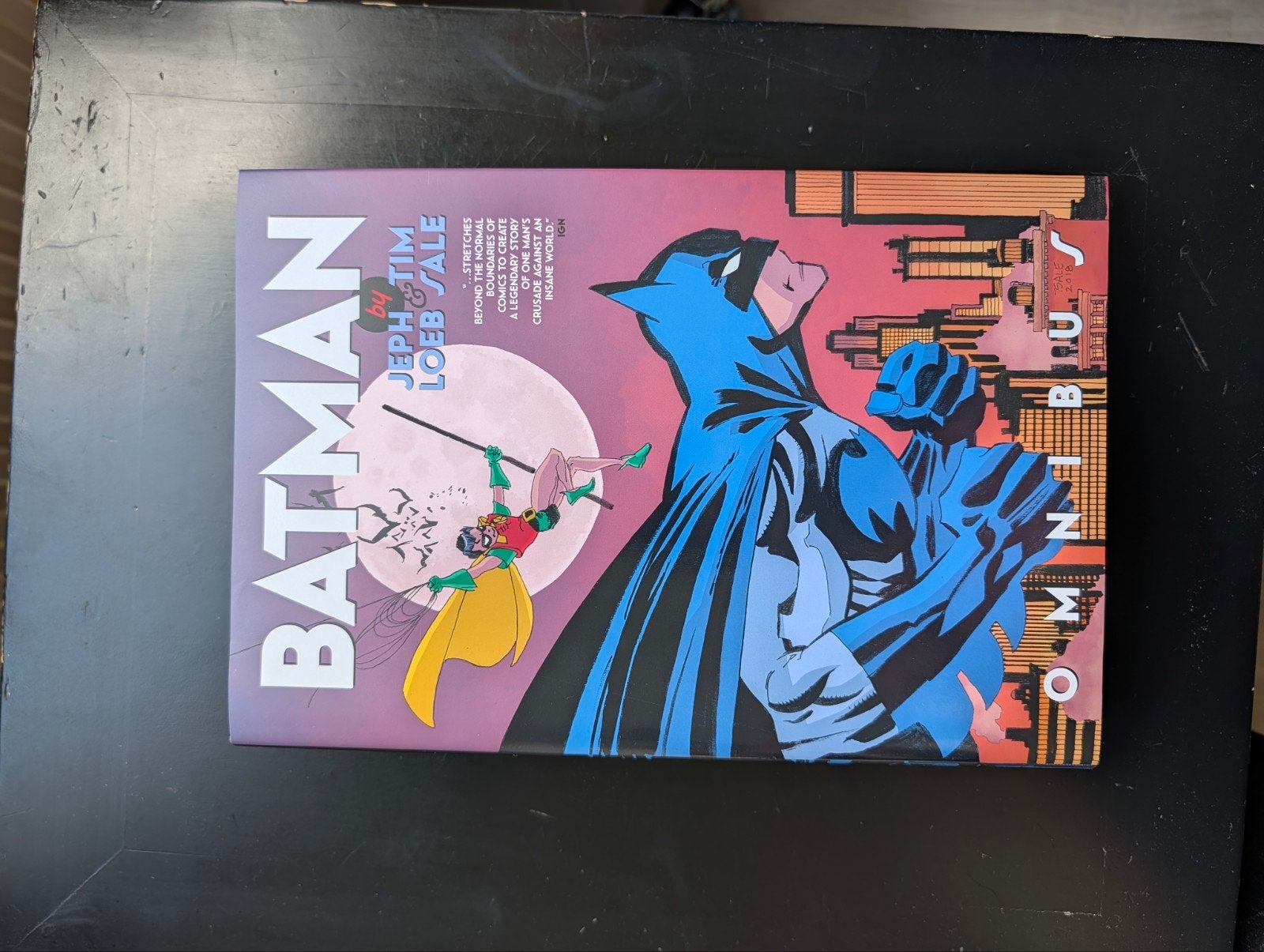 Batman by Jeph Loeb and Tim Sale Omnibus, Boeken, Eén stripboek, Ophalen of Verzenden, Zo goed als nieuw