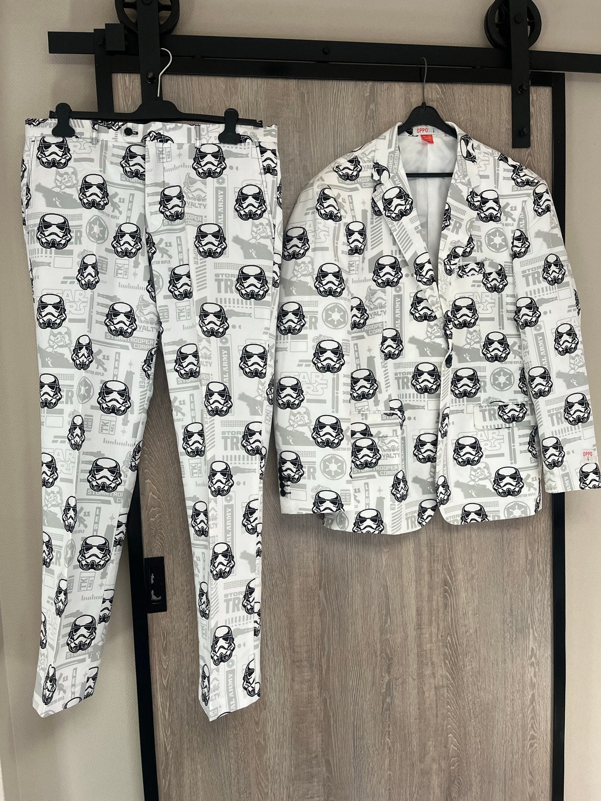 OppoSuits Stormtrooper Pak - Maat 52/54 (L), Ophalen of Verzenden, Zo goed als nieuw, Maat 52/54 (L), Wit