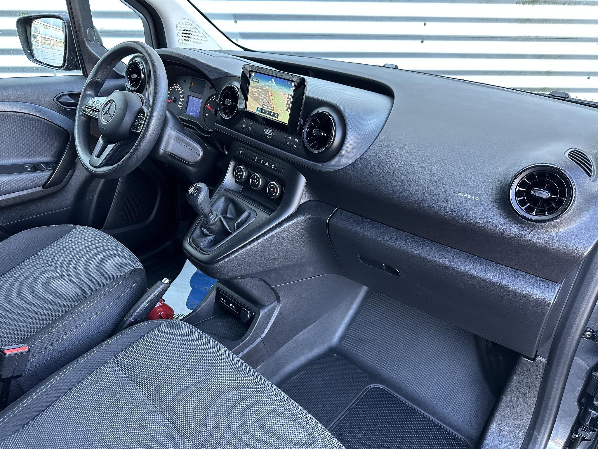 Mercedes-Benz Citan 112 CDI L1 Airco Navigatie Trekhaak | 3-, Voorwielaandrijving, 745 kg, Stof, Gebruikt