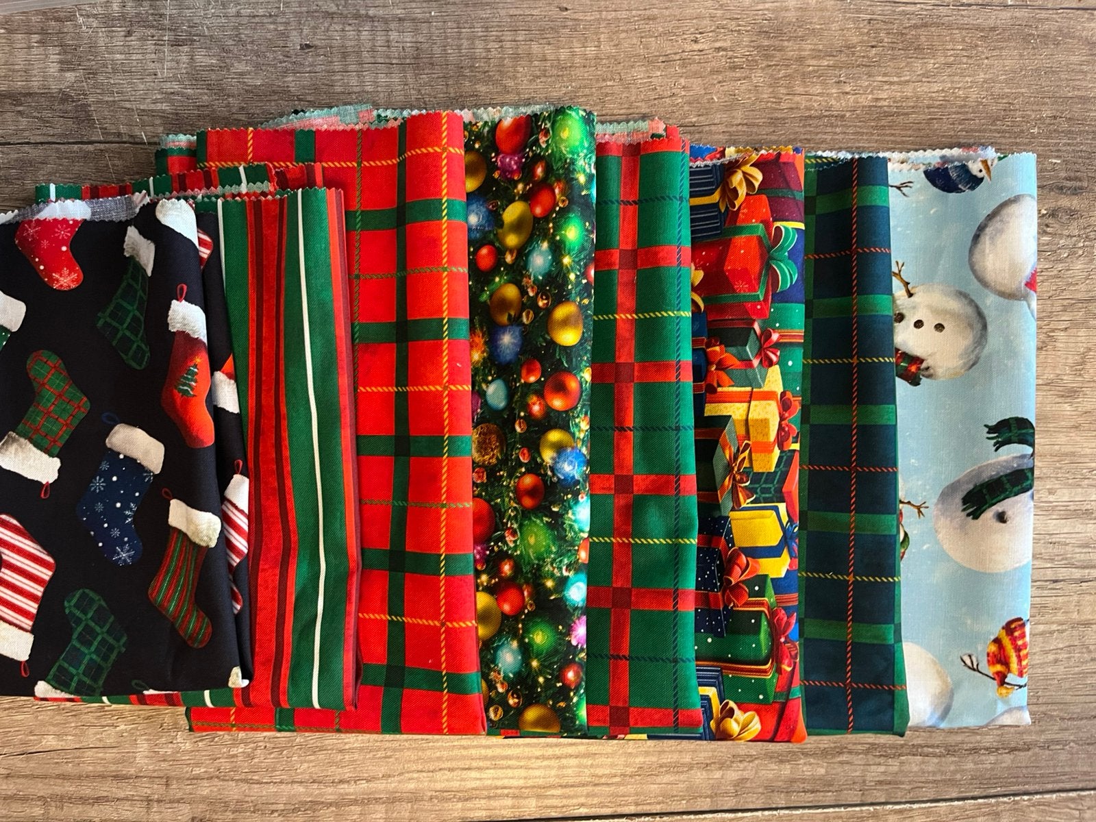 8 lapjes kerststof, Hobby en Vrije tijd, Overige kleuren, Verzenden, Nieuw, 30 tot 120 cm