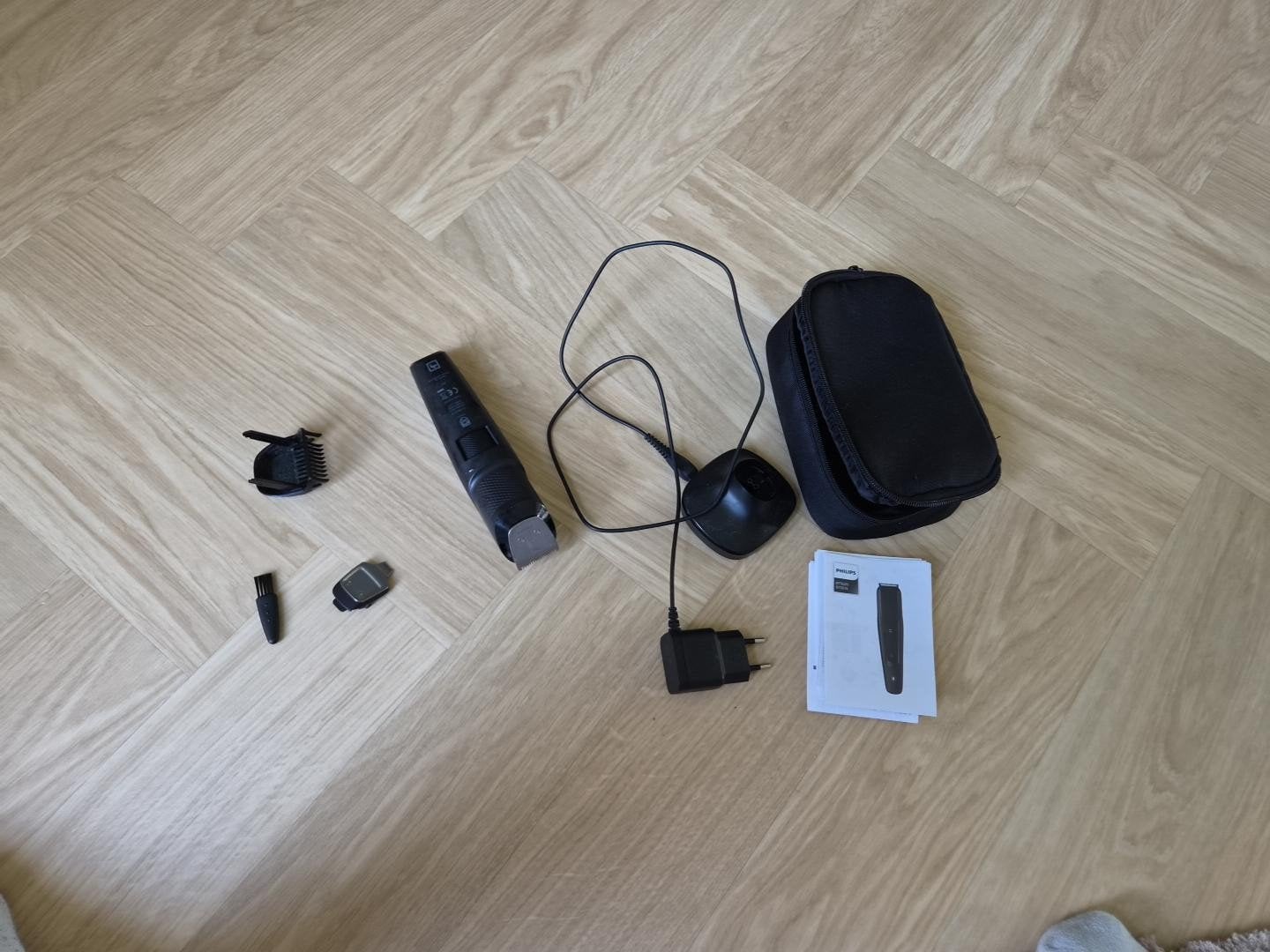 Philips baardtrimmer 5000 met accessoires en etui, Ophalen of Verzenden, Gebruikt, Scheren en Epileren