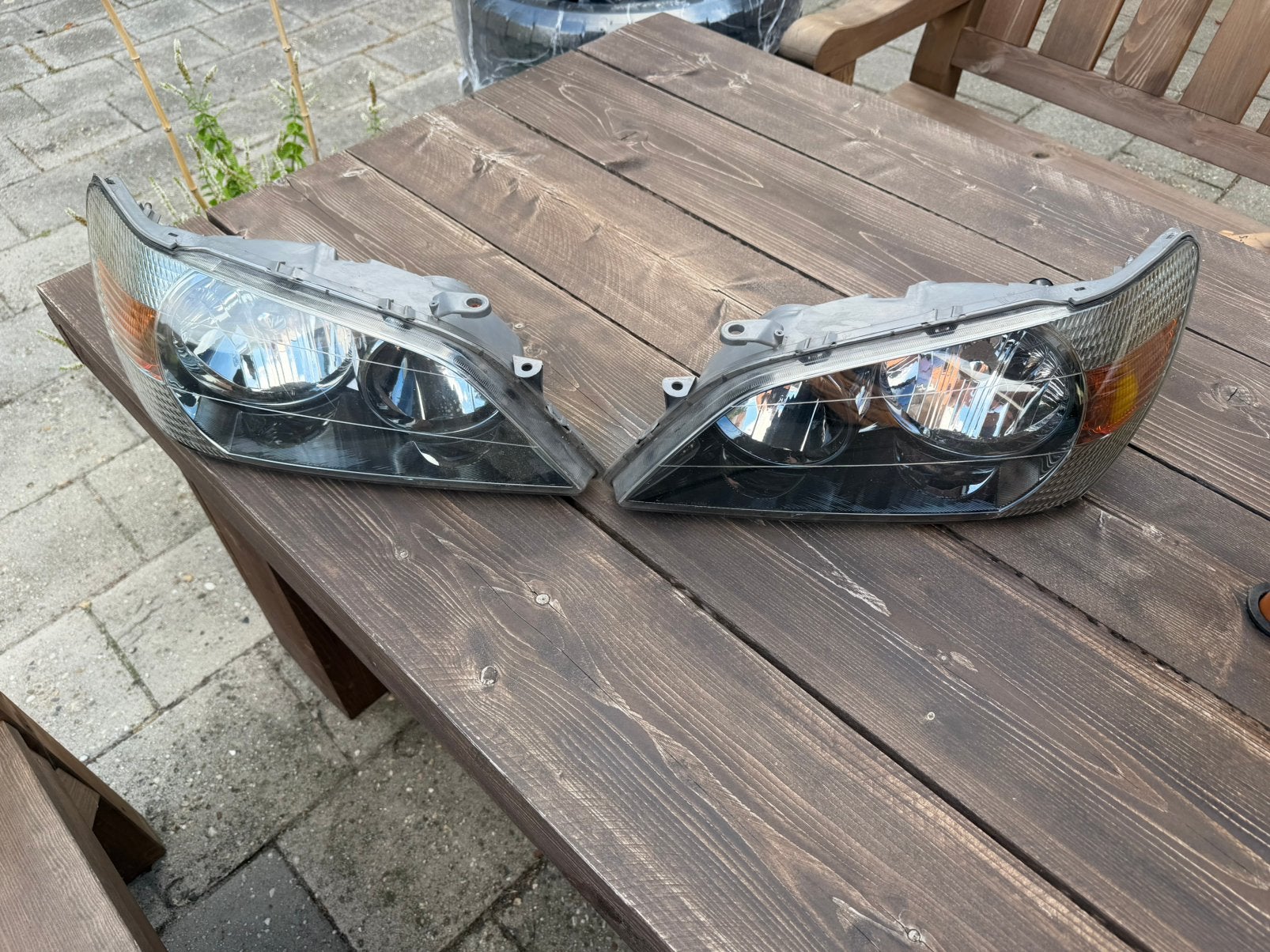 Is200 koplampen, Ophalen