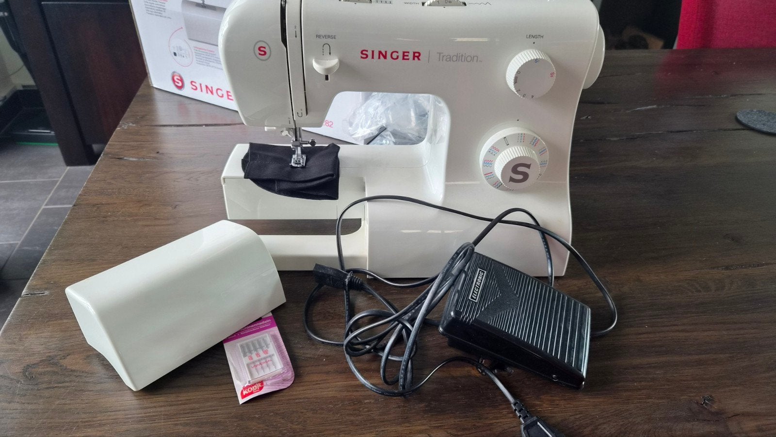 Nieuwe Singer Tradition 2282 Naaimachine, Ophalen, Nieuw, Naaimachine, Singer