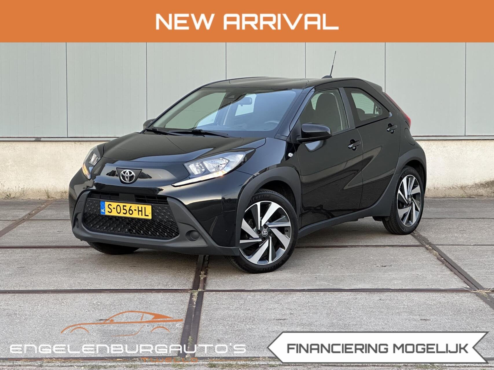 Toyota Aygo X 1.0 VVT-i MT Play carplay, nieuwe apk!, Gebruikt, 920 kg, 4 stoelen, Leder en Stof