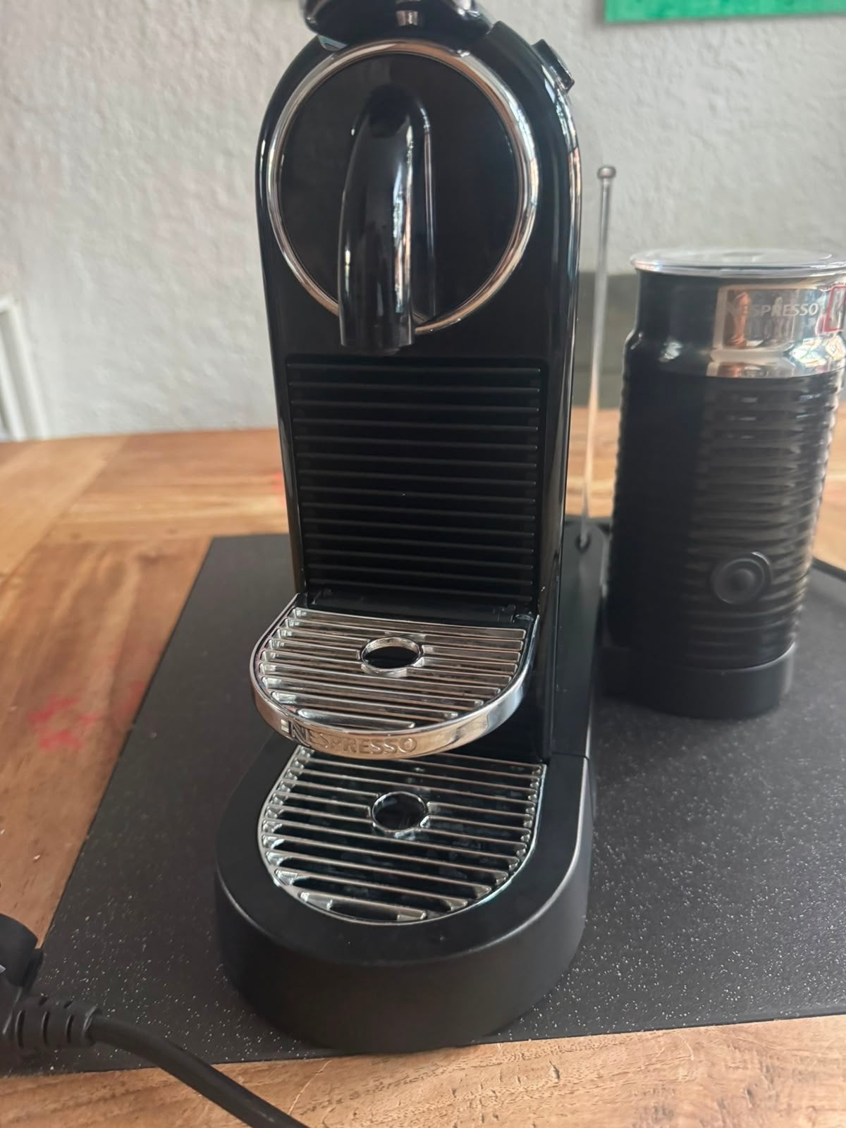 Nespresso Citiz & Milk koffiemachine met melkopschuimer, Ophalen of Verzenden, Zo goed als nieuw, 1 kopje, Combi
