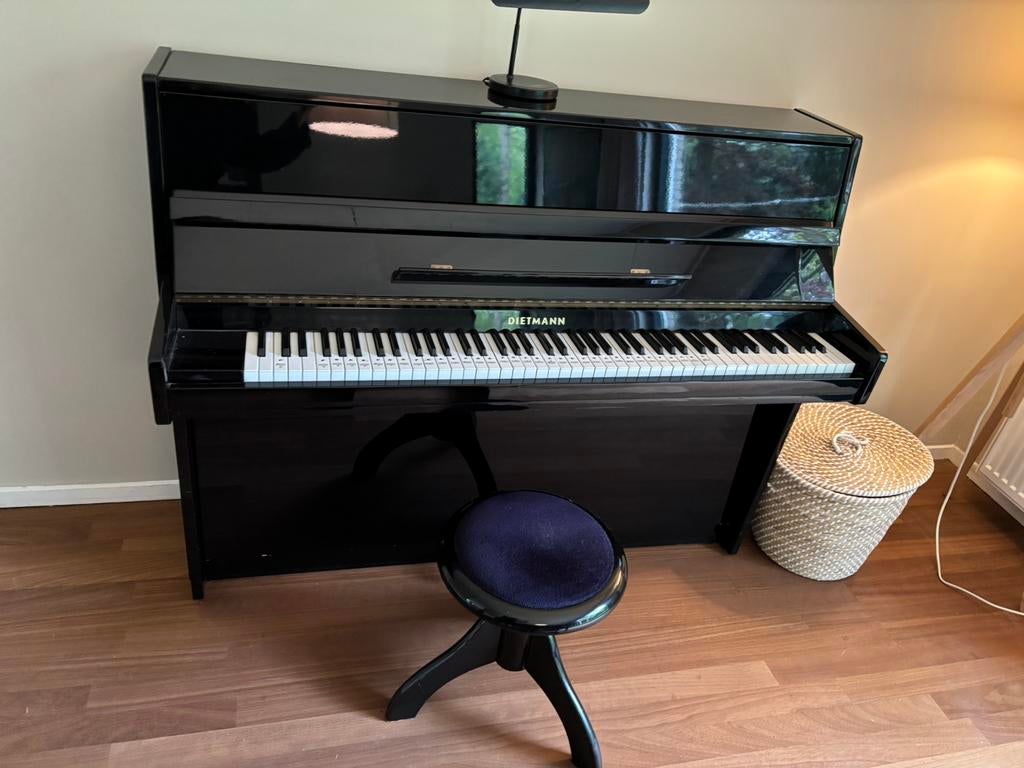 Piano Dietmann Zwart Hoogglans, Ophalen, Zo goed als nieuw, Zwart, Hoogglans