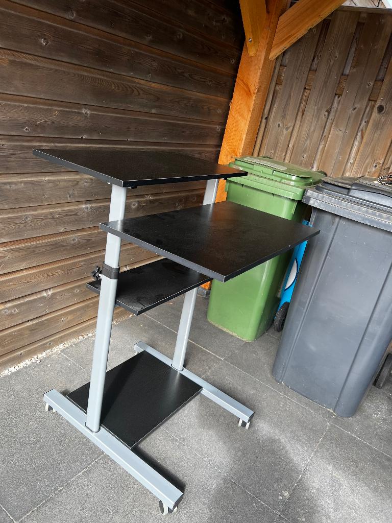 Buro - Bureau, Ophalen, In hoogte verstelbaar, Gebruikt, Computerbureau