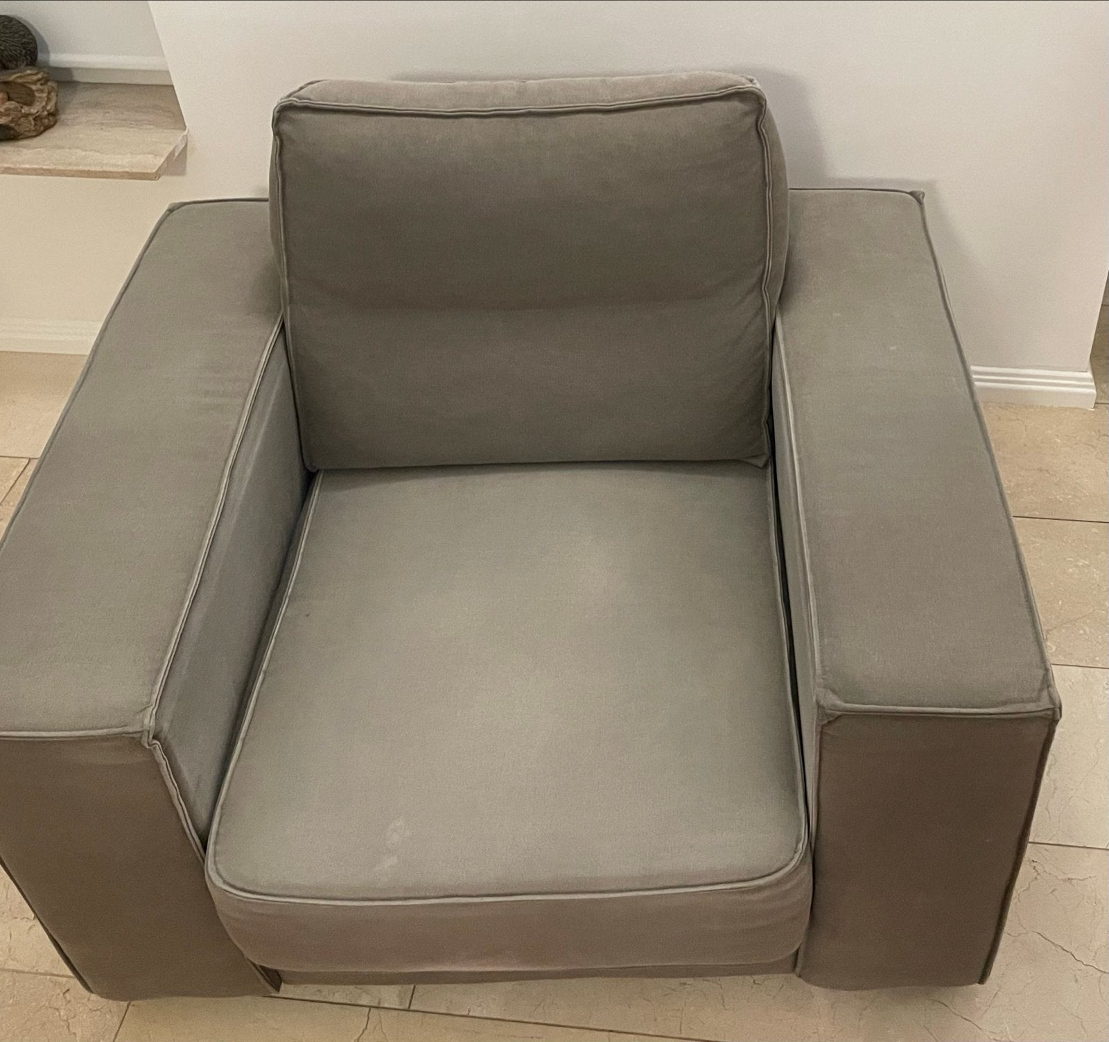 Comfortabele grijze fauteuil, Ophalen, Zo goed als nieuw, Stof, 75 tot 100 cm
