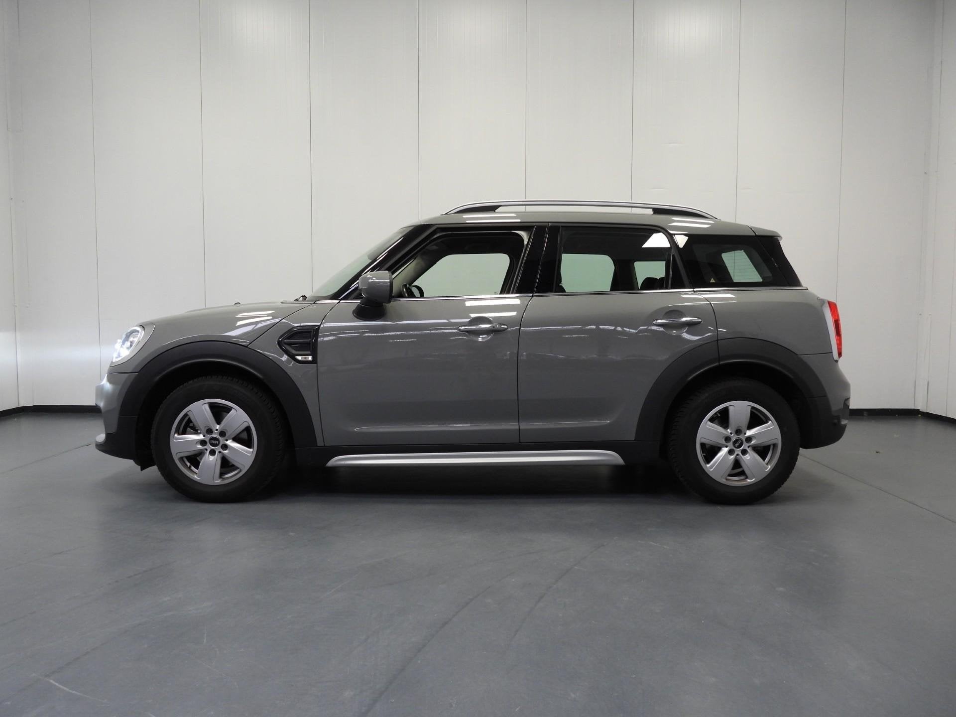 MINI Countryman 1.5 One NAVI/LEER/EL.KLEP/LED/16"LMV!, Gebruikt, Countryman, Handgeschakeld, 3 cilinders