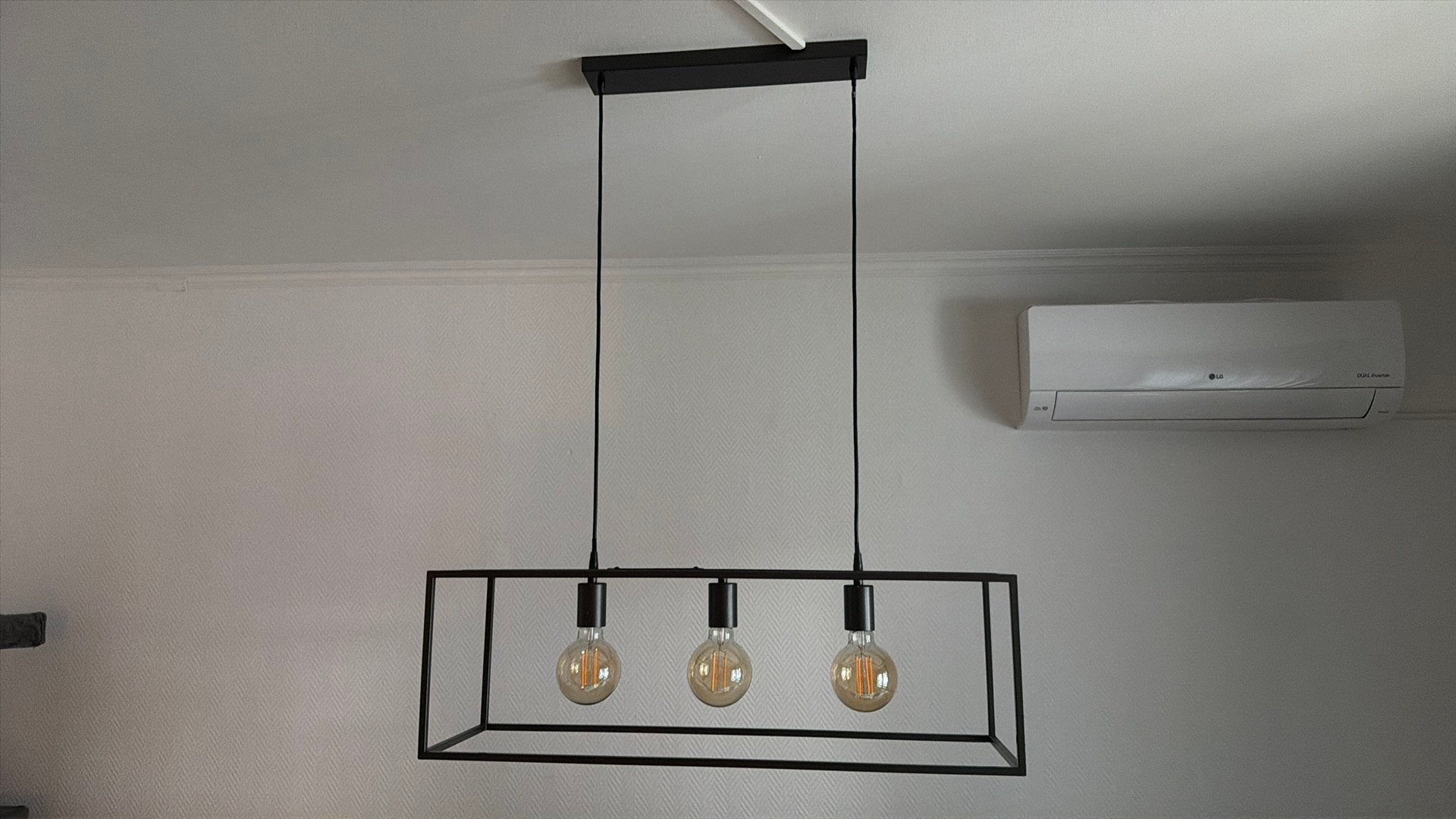 Moderne Zwarte Hanglamp met 3 Lichtpunten, Ophalen, Zo goed als nieuw, Metaal