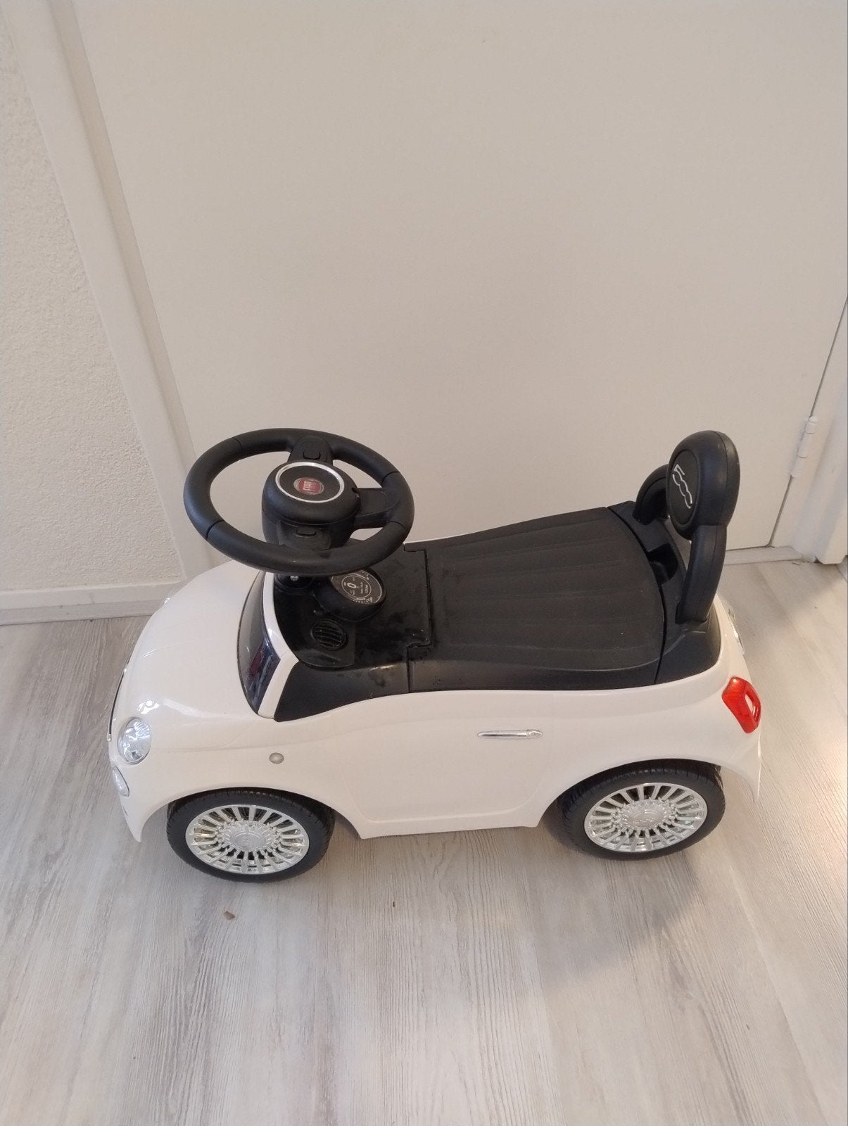 leuke fiat 500 loopauto, Kinderen en Baby's, Ophalen, Zo goed als nieuw, Loopvoertuig