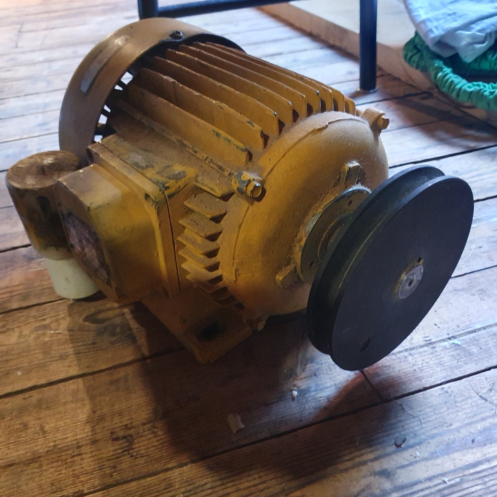 Electromotor 2 PK 2800 RPM 220V enkelfase, Doe-het-zelf en Verbouw, Ophalen of Verzenden, Gebruikt, Elektromotor, 1800 rpm of meer