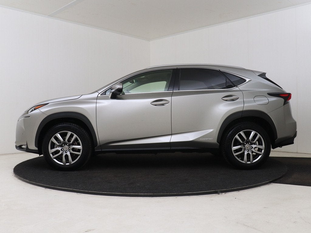 Lexus NX 300h AWD Luxury Line | Trekhaak | LED Verlichting |, Auto's, Lexus, Automaat, 12 maanden, Gebruikt, Automatische klimaatregeling