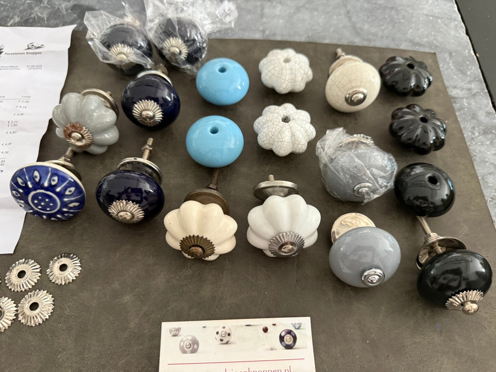 19 stuks Porseleinen Deurknoppen Diverse Kleuren en Stijlen, Ophalen, Nieuw
