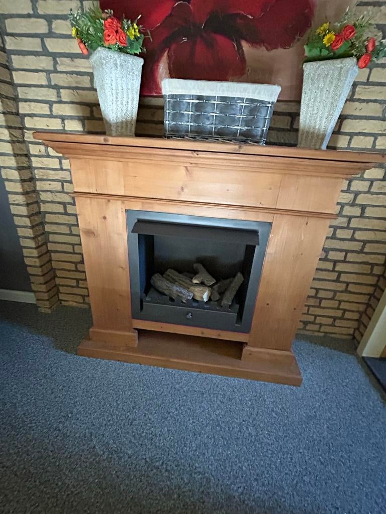 Sfeervolle open haard met houten ombouw, Ophalen, Gebruikt, Vrijstaande haard, Houthaard
