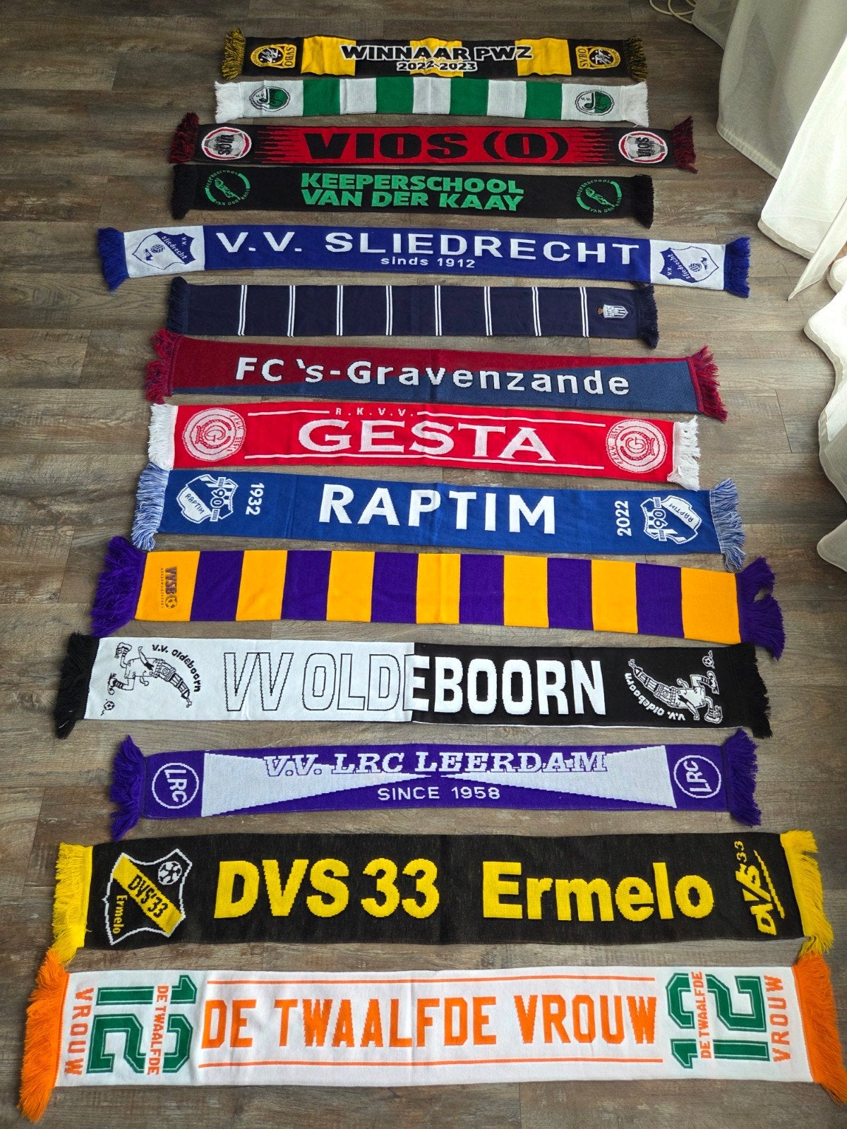 Voetbalsjaals amateurclubs (3), Verzamelen, Sportartikelen en Voetbal, Ophalen of Verzenden, Buitenlandse clubs, Vaantje of Sjaal