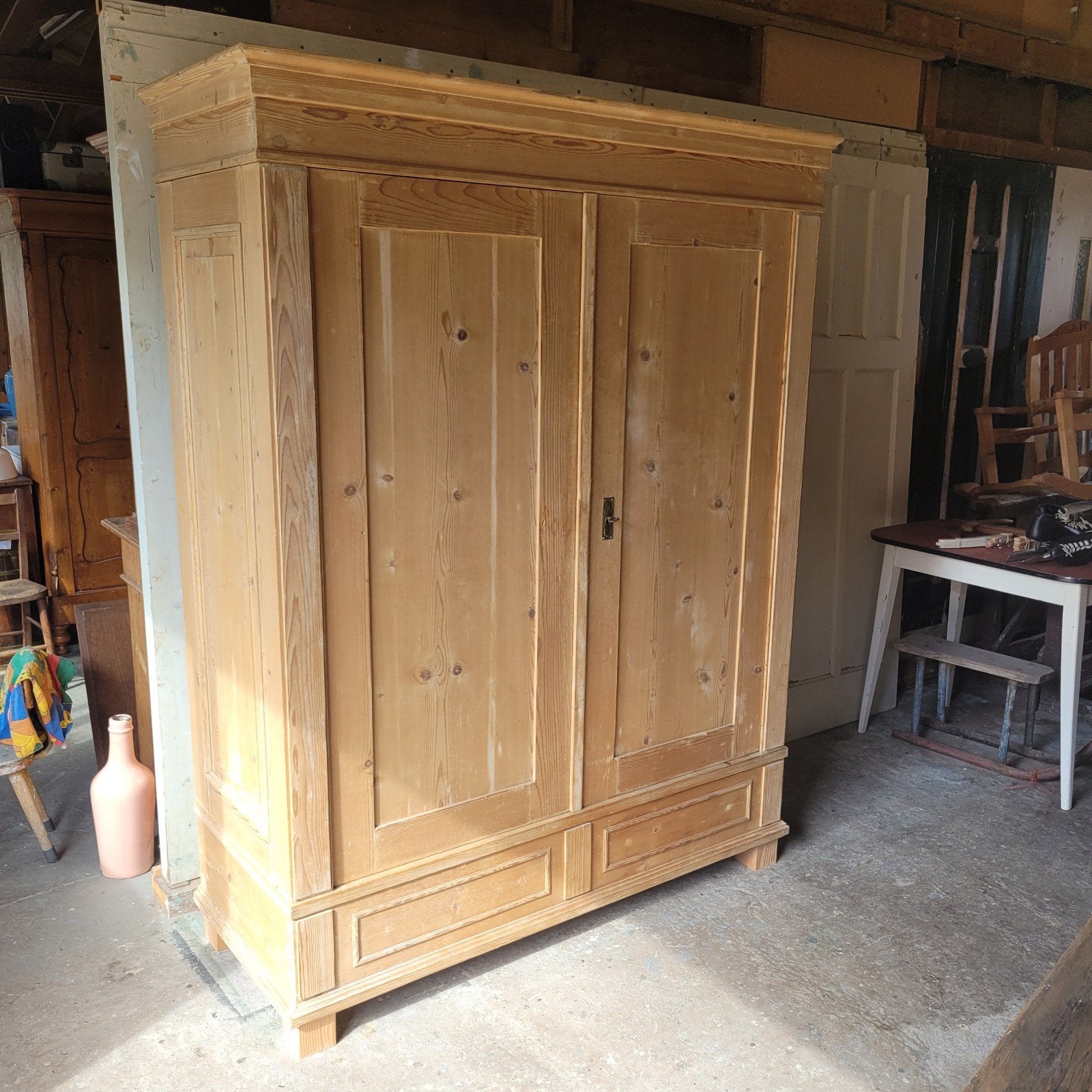 Brocante oude grenen kast kledingkast servieskast demontabel, Ophalen