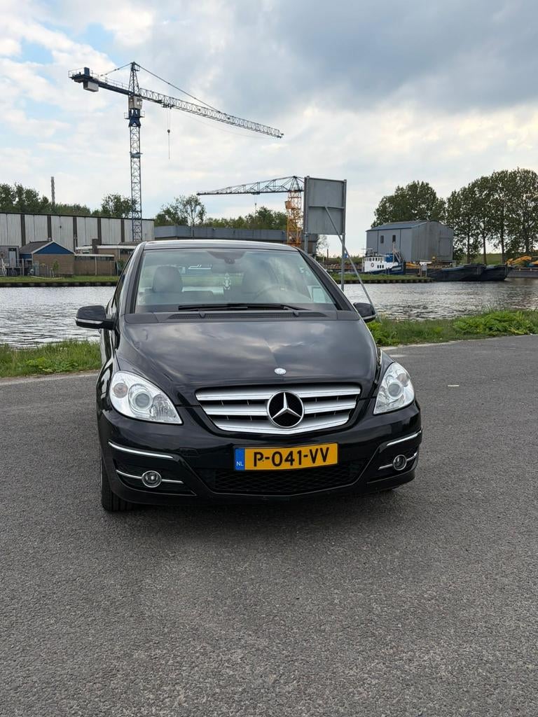 Mercedes-Benz B-Klasse 2.0 B200 5DRS 2009 Zwart, Auto's, Mercedes-Benz, 136 pk, Stoelverwarming, 4 cilinders, Leder en Stof