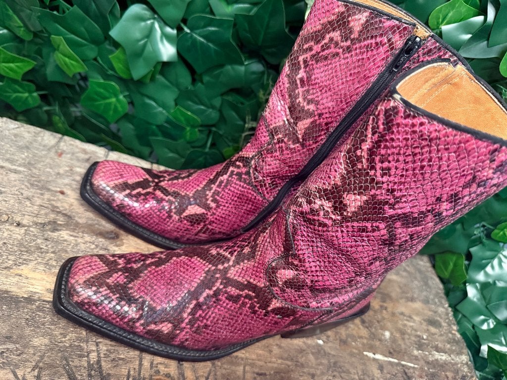 prachtige vintage retro snake laars van Loblan maat 41, Kleding | Dames, Schoenen, Lage of Enkellaarzen, Loblan, Ophalen of Verzenden