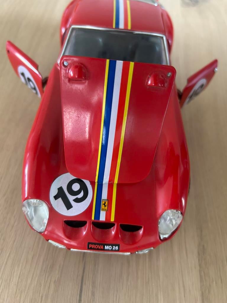 Burago, ferrari GTO 1962, Ophalen, Zo goed als nieuw, Bburago