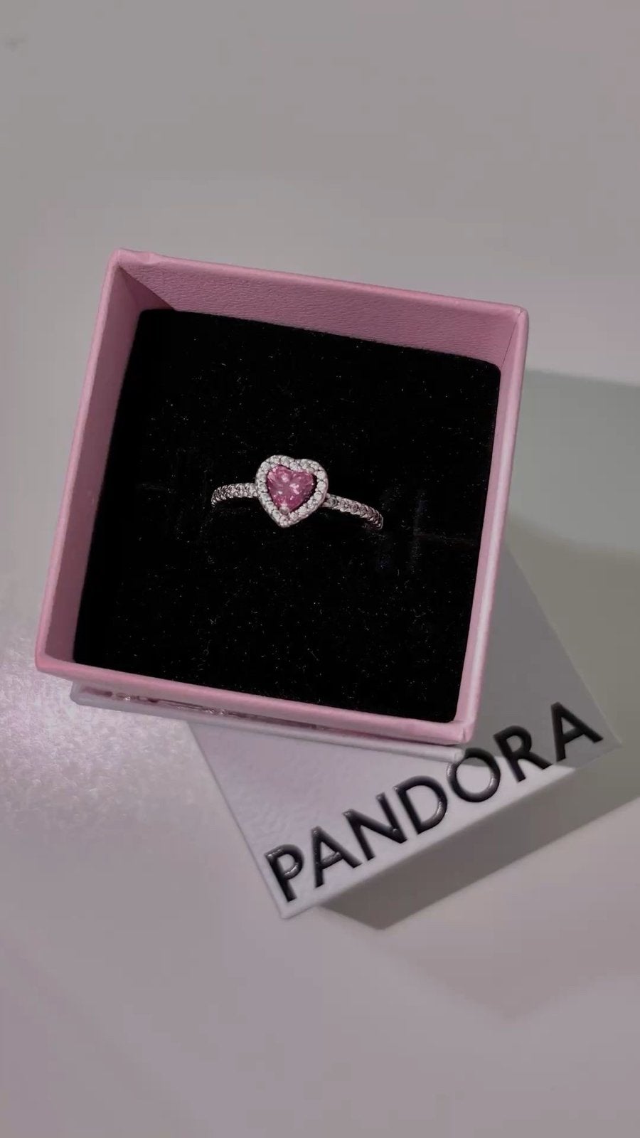 Pandora ring met roze hart en zirkonia, Sieraden, Tassen en Uiterlijk, Ringen, Met kristal, Ophalen of Verzenden, Zo goed als nieuw
