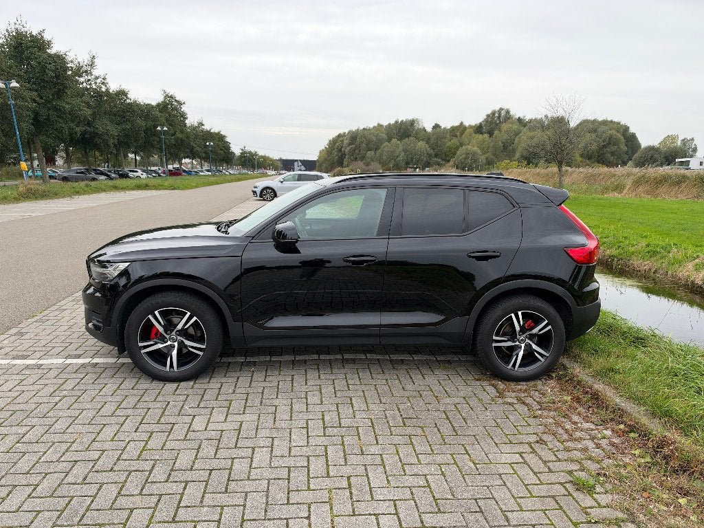 Volvo XC40 T3 163pk Geartronic 2020 Zwart, Auto's, 1525 kg, Alcantara, Particulier, SUV of Terreinwagen
