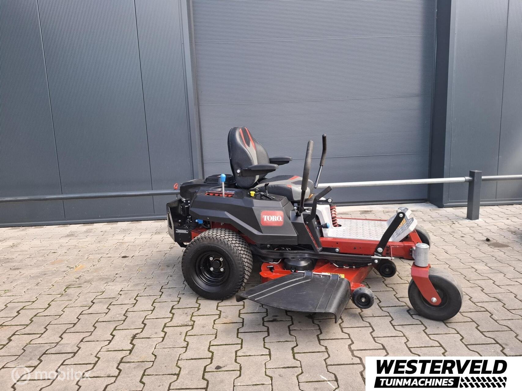 Gebruikte Toro MR5075T zero turn zitmaaier 2 cilinder 127cm