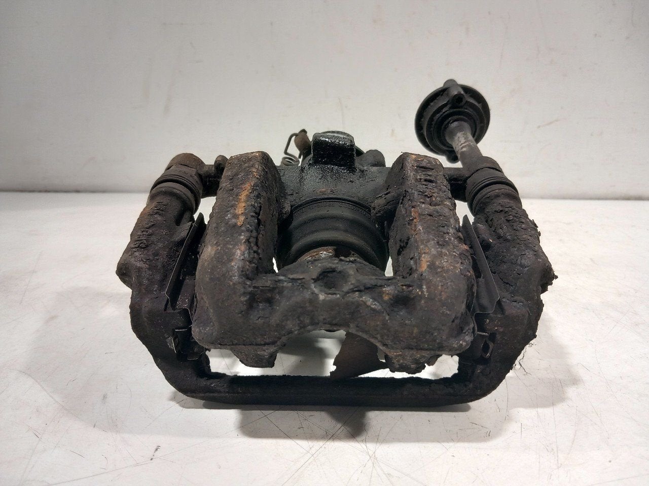 Remklauw links achter Opel Astra, Onderdelen@venauto.nl, Van der Ven Autorecycling B.V., Gebruikt, Ettenseweg 76, 4706 PB Roosendaal, The Netherlands
