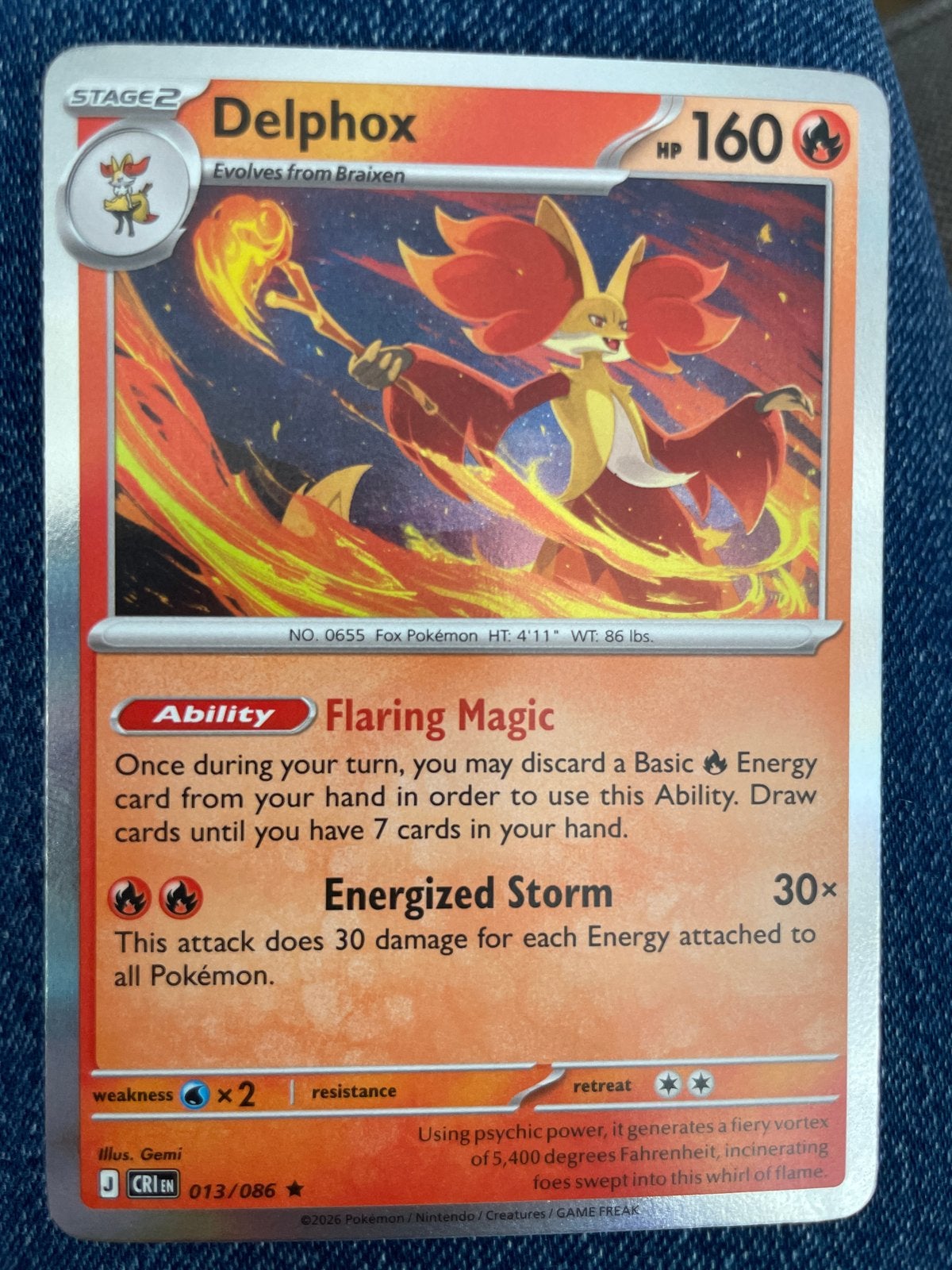 Pokemon kaart: Delphox (013/086) - Flaring Magic, Hobby en Vrije tijd, Verzamelkaartspellen | Pokémon, Zo goed als nieuw, Losse kaart