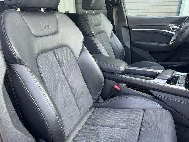 Audi e-tron 55 Quattro 408pk S Edition 95 kWh SOH 90,8% Zeer, 131 €/maand, Zwart, Leder en Stof, Zwart