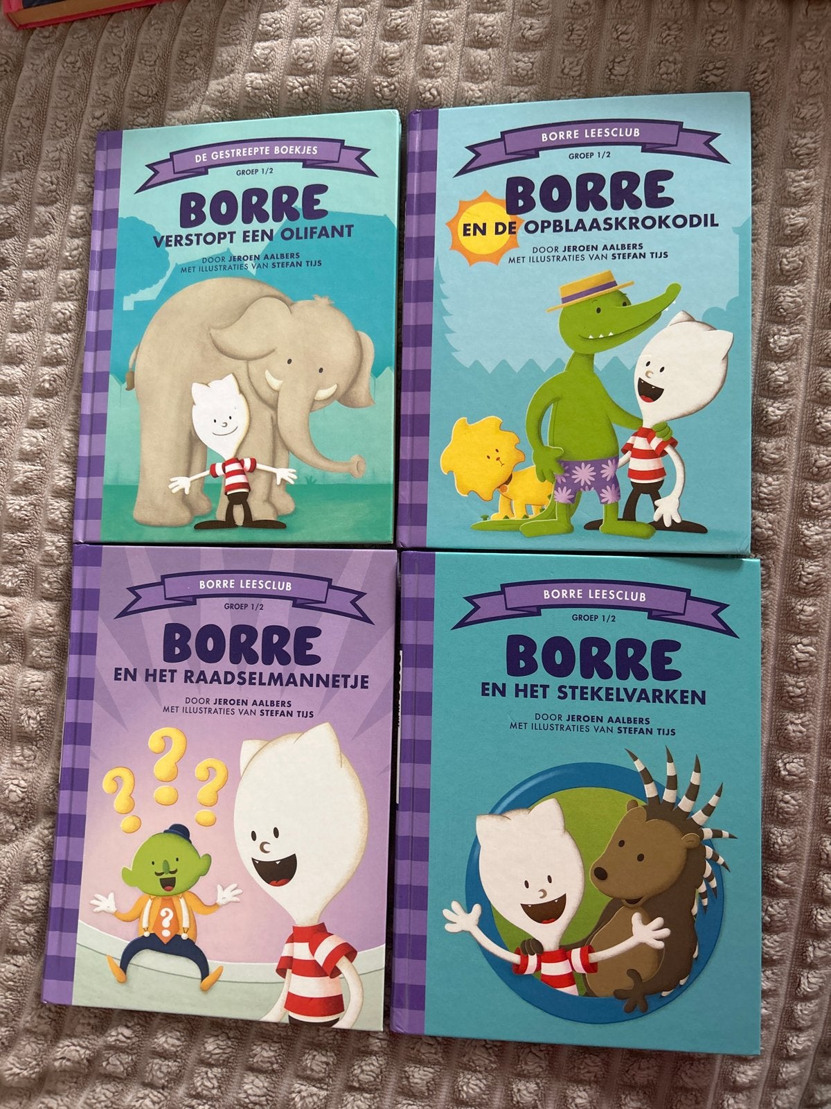 4 Borre boekjes - Zo goed als nieuw, Ophalen of Verzenden, Zo goed als nieuw, Fictie algemeen