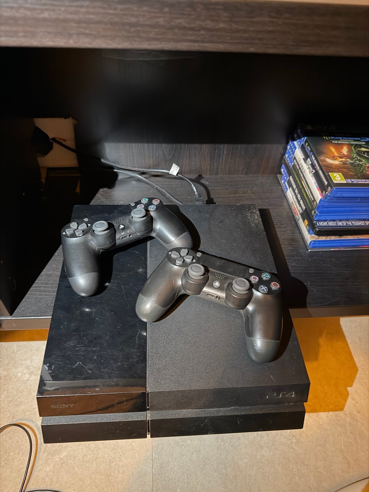 Sony PlayStation 4 met 2 controllers en games (m2452746510 ...