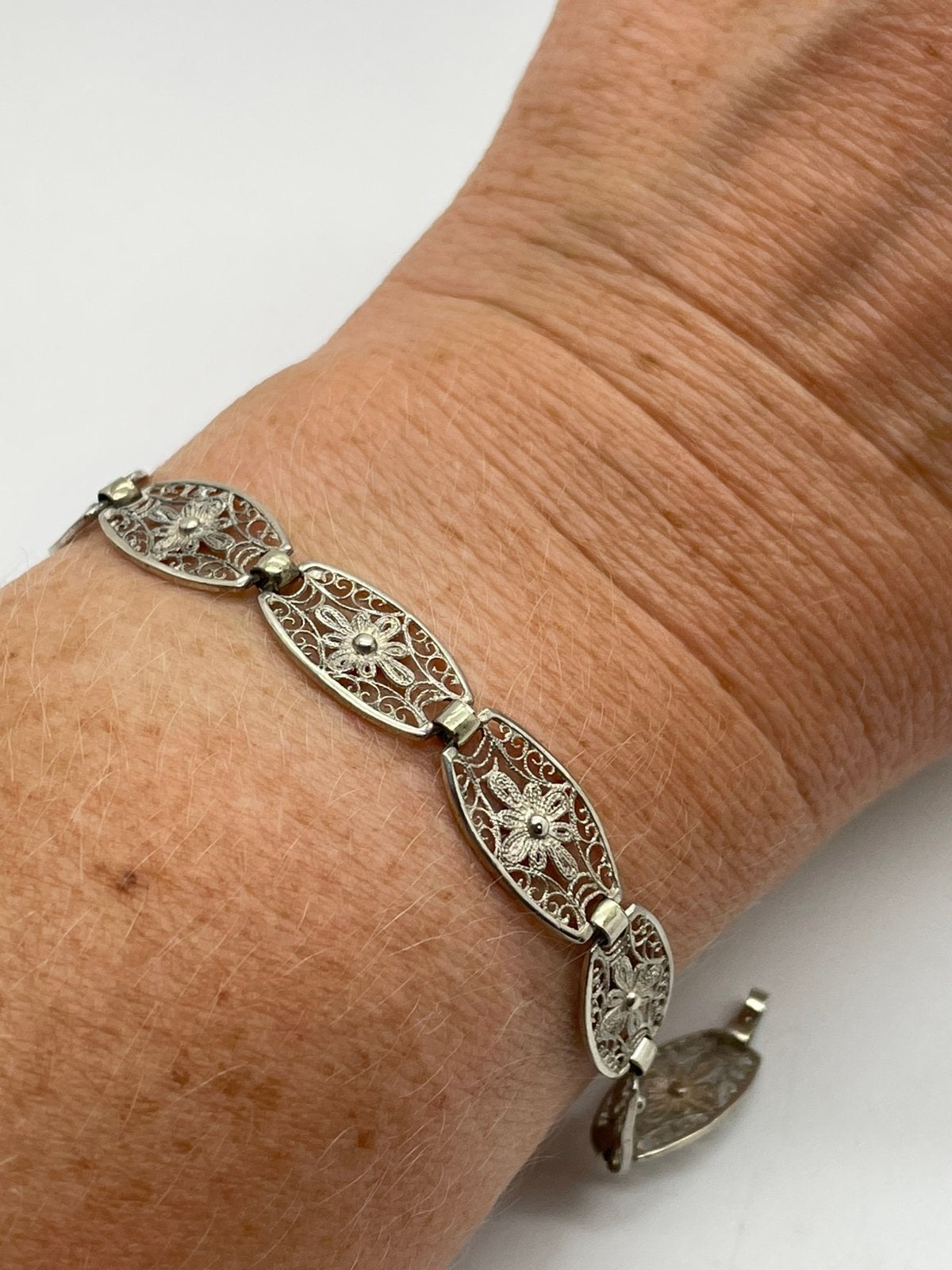 E599 Prachtige zilveren filigrain armband, Ophalen of Verzenden, Zilver, Armband