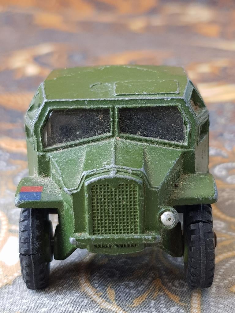Mooi oud militaria model Dinky Toys 688 uit Engeland 7,5 cm., Antiek en Kunst, Ophalen of Verzenden